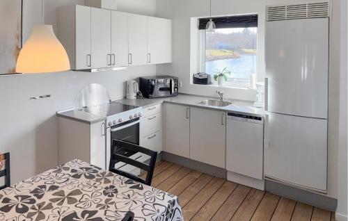 Kitchen, Stunning Home In Ringkøbing With Wifi in Hee