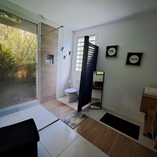 Hébergement tout confort dans domaine tropical à Plaisance Baie-Mahault (Hebergement tout confort dans domaine tropical a Plaisance Baie-Mahault) in แบ มาโอล