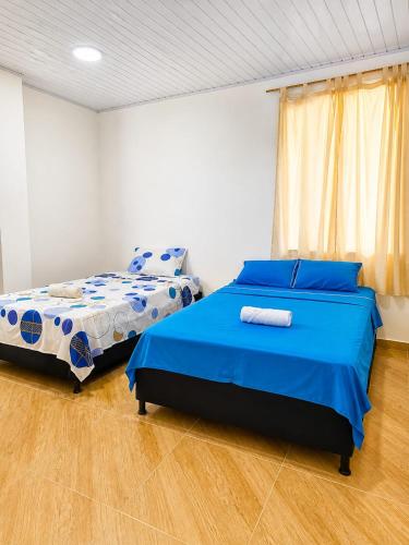 1 double bed, 1 twin bed