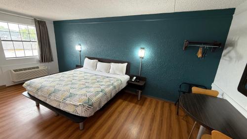 Studio 6 Beaumont, TX in Beaumont