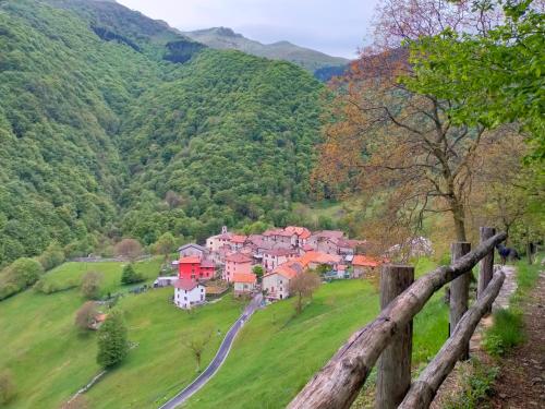 Panoramic lake view home's Giulia in Casasco Intelvi