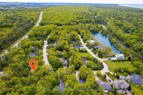 Whispering Pines Resort in Lambton Shores (ON)