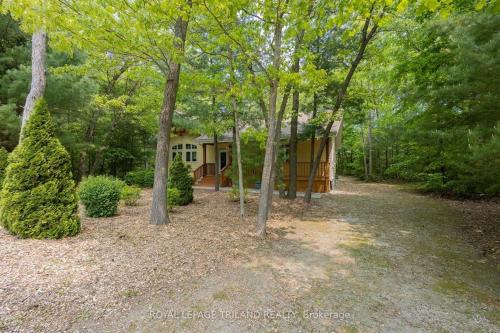 Whispering Pines Resort in Lambton Shores (ON)