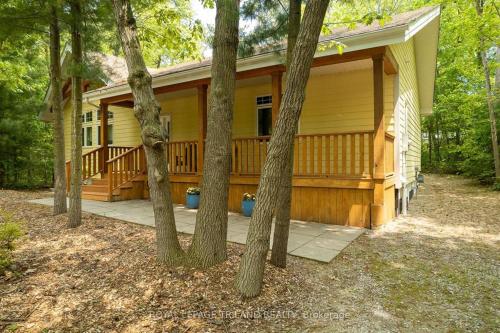 Whispering Pines Resort in Lambton Shores (ON)
