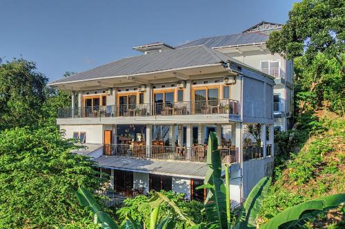 Hotel Bonne Nuit - Labuan Bajo Hotel Bonne Nuit - Labuan Bajo