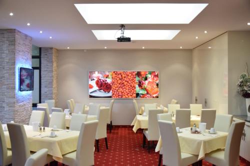 Hotel Zum Rosengarten - main image
