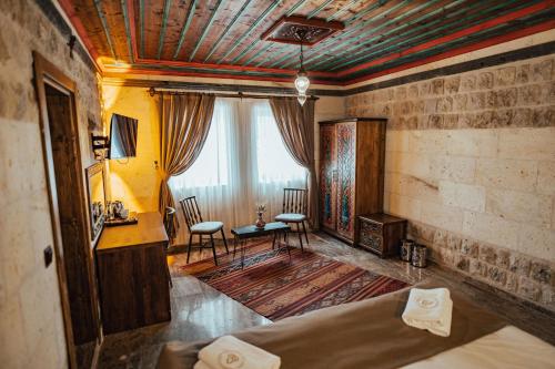 room detail thumbnail 2