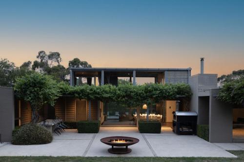 Thule Country Estate - Private Architect-Designed Farm Estate, 6 Bedrooms, Sleeps 12 in มาเซด้อน