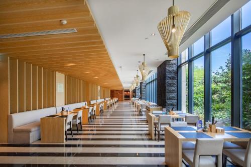 Restaurant, Garrya Xian Lintong near Eastern Royal Tombs of the Qin Dynasty of Xi'an