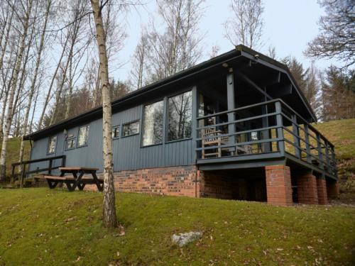 Conifer Chalet 5 - Ukc5219 gîte à louer Auchnafree