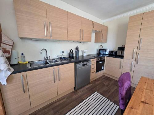 Mountain View - Sleeps 4 - Garden - Pet Friendly in Inchbae Lodge