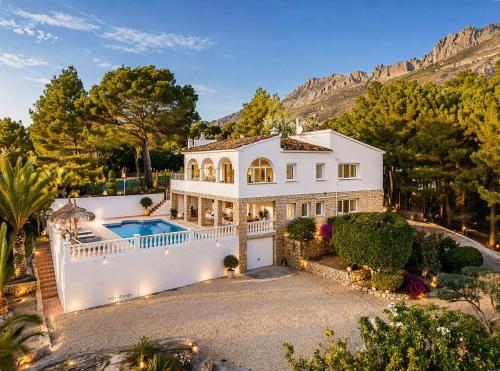 Mediterranean Villa in Ibiza-style with Sea View