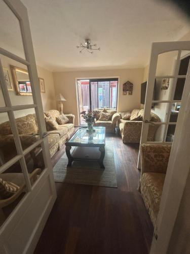 Cosy Family Home With Full Amenities