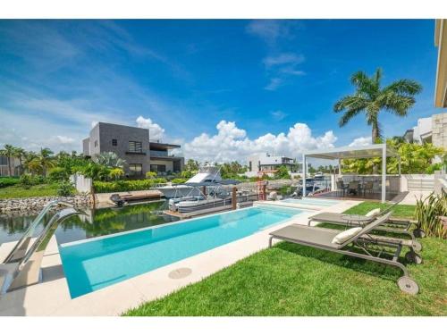 Unique Villa Miramar in Los Canales