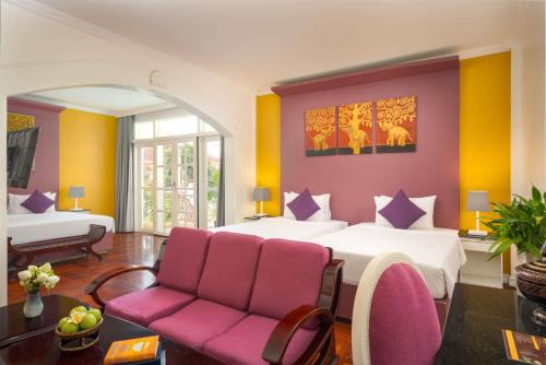 room detail thumbnail 1