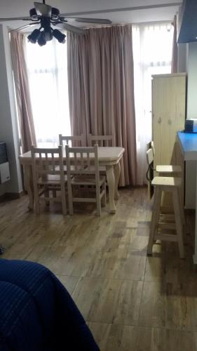 สิ่งอำนวยความสะดวก, Estudio en Edificio Alnes in มาร์เดลพลาตา