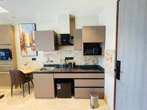 Studio Apartments In Greater Noida West, Ek Murti in Indirapurama
