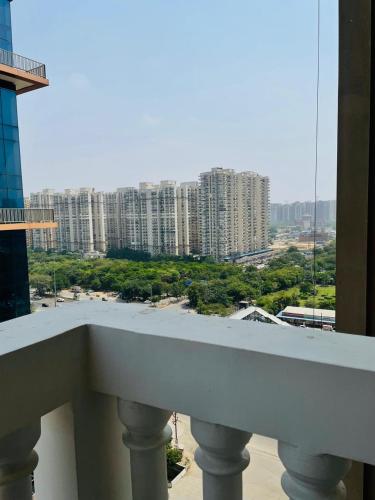 Balkons/terase, Studio Apartments In Greater Noida West, Ek Murti in Indirapurama
