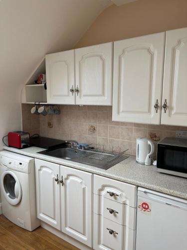 Galway home near city and beach in Barna