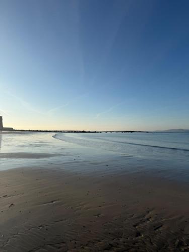 Galway home near city and beach in Barna