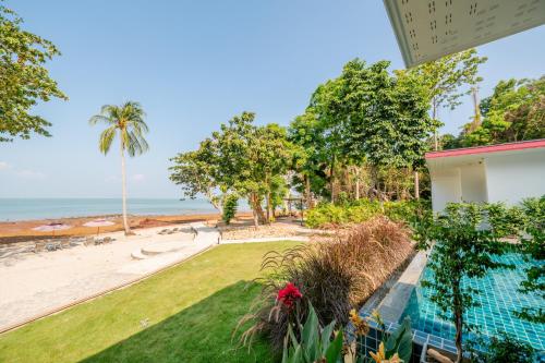 Beach, Redrock Villas Lanta in Sang Kha Ou
