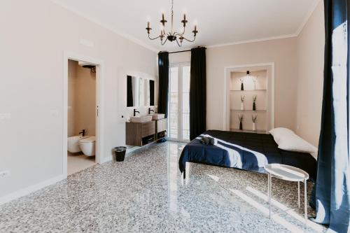 Manzoni Palace 900