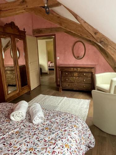 Вітальня, La maison du grenier a sel in Avallon