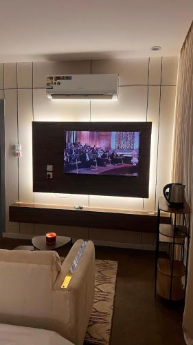 استديو عصري تسجيل وصول ذاتي Modern Self Check in Studio