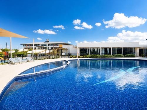 European Resort in Wyong Next to Golf Course in Wyong