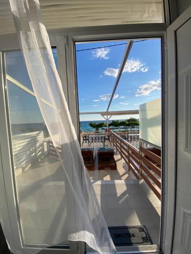 Paradise Apartments in Paralia (Fanari)