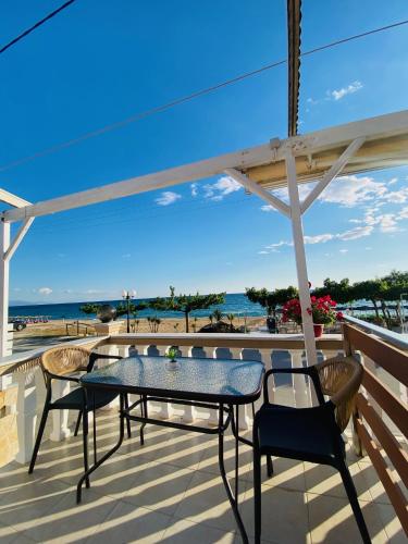 Paradise Apartments in Paralia (Fanari)