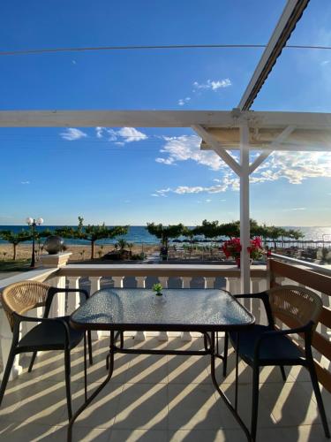 Paradise Apartments in Paralia (Fanari)