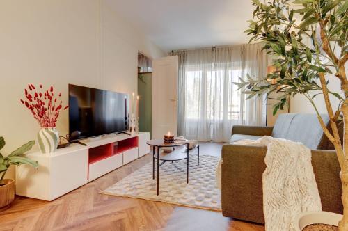 Cosy appartement CALME rénové proche aéroport gare et mer (Cosy appartement CALME renove proche aeroport gare et mer) in Saint-Laurent-du-Var