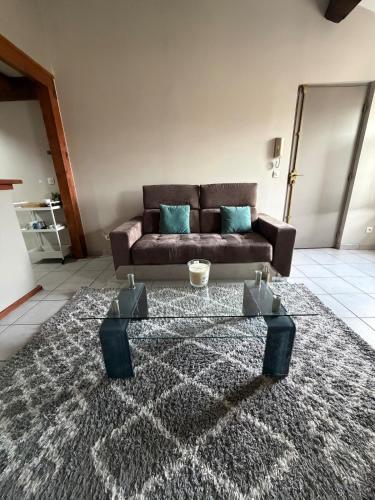 Cozy 1-bedroom apartment 2 minutes from Stalingrad Private parking – khách sạn tại La Bastide