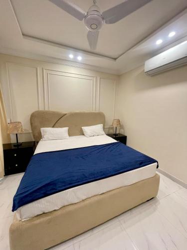 Modern 2BR Apartment Bright & Stylish - image 4