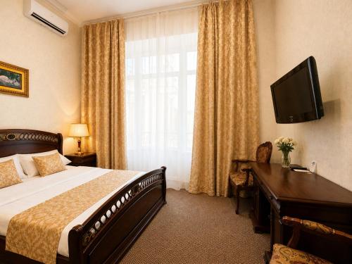 1 queen bed
