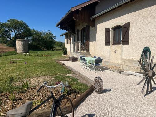 Gîte insolite 6 pers Nature et détente Ancienne gare rénovée Haute-Saône gîte à louer Lavoncourt