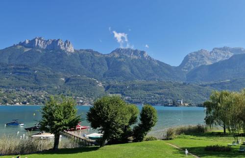 Charmant studio au bord du lac Le Garden Lake