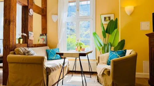 FewoZauber - 5 Apartments Klosterstrasse, Direkt am Schloss, Garten, Küche, 2 x Kamin, Fahrräder abstellbar in Schwerin, Deutschland
