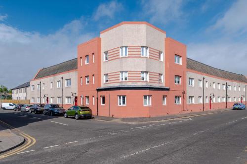 3BR Free Parking Near Hopetoun & Edinburgh Airport in Бонесс