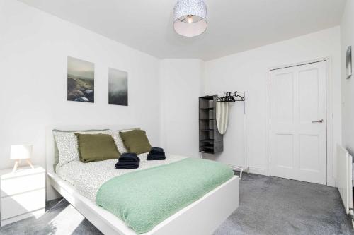 3BR Free Parking Near Hopetoun & Edinburgh Airport in Бонесс