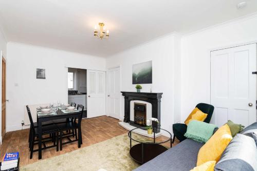 3BR Free Parking Near Hopetoun & Edinburgh Airport in Бонесс