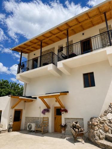 Lengo Guest House in Гжирокастер