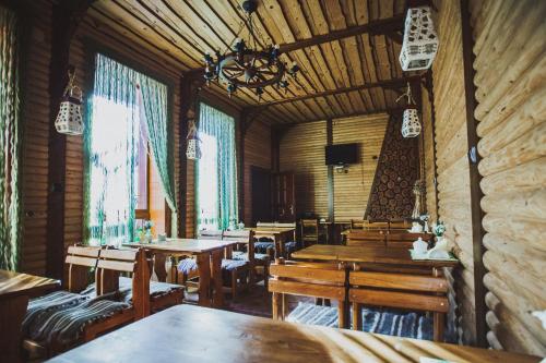Restaurante, U Yaroslava Hotel in Yaremche