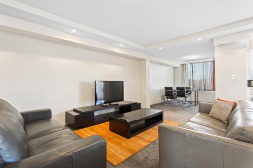 CBD Luxury Accommodation - Tap to explore photos