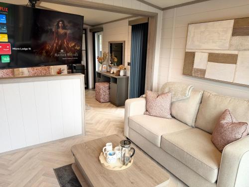 Arranview Lochside Pods & Lodges all with private Hot-tubs in Fenwick