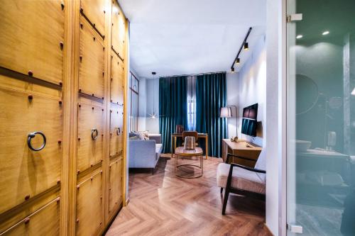 Pagopoieion - Adults Only Suites - Tap to explore photos