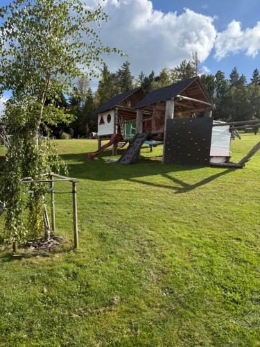 Spēļu laukums, Obytňák Bohoušek (Obytnak Bohousek) in Frydstejn