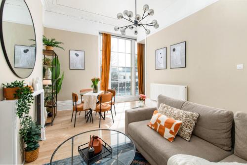 NEW Bright & Stylish-1Bed-Central Clifton Flat-By FabAccommodation – khách sạn tại Clifton
