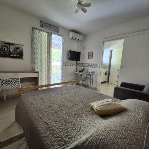 Hébergement tout confort dans domaine tropical à Plaisance Baie-Mahault (Hebergement tout confort dans domaine tropical a Plaisance Baie-Mahault) in แบ มาโอล